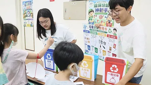 ▲高雄推動多元文化與國際教育展現成果，不同國家的外籍生走入國中小校園，透過協同教學分享母國語言與文化。（圖／高市府教育局提供）