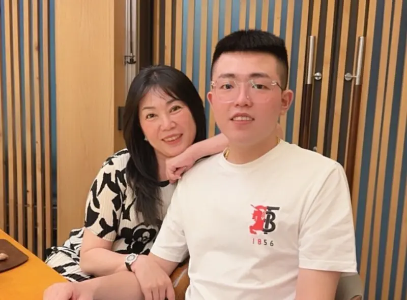 ▲蔡咏鍀的妻子、北港鎮代會主席黃美蘭,稱兒子蔡晉財是去勸架。(圖/翻攝畫面,2026.05.09)