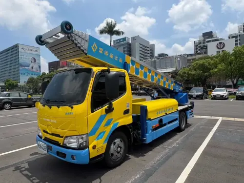 搬家免爬樓梯！全台唯一搬運雲梯車曝光　收費標準、優缺點一次看
