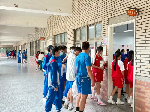 國中會考自然科難易適中！圖表題占近8成　酸雨、淨零碳排入題