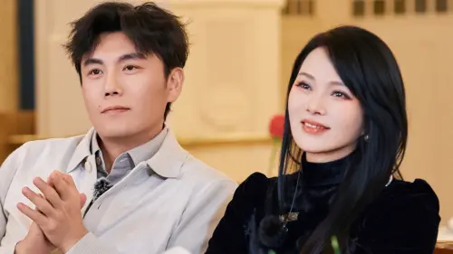 秦昊有多疼伊能靜？親手拎著古董燈飛了8400公里：我只希望她開心