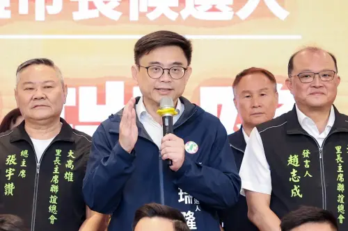 ▲ 賴瑞隆呼籲，基層一條心，高雄繼續拚；里長顧一里，市長顧一市，大家一起顧好大高雄。（圖／高雄市長參選人、立委賴瑞隆辦公室提供)