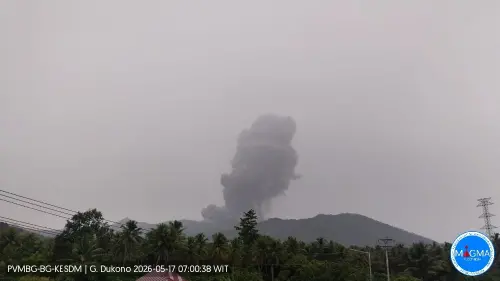 ▲印尼火山和地質災害減災中心（PVMBG）指出，塞梅魯火山目前仍處於三級警戒狀態。（圖／翻攝自Ｘ＠NaraSenyap）