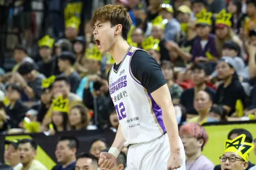▲高錦瑋、林信寬首節都有打進一些高難度進球，但不足以戰勝國王。（圖／TPBL提供）