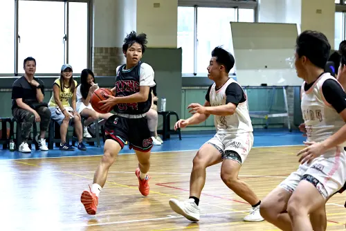 U19籃球聯賽／Flying飛翔7連勝奪年度總冠軍　學霸李浚睿狂轟24分