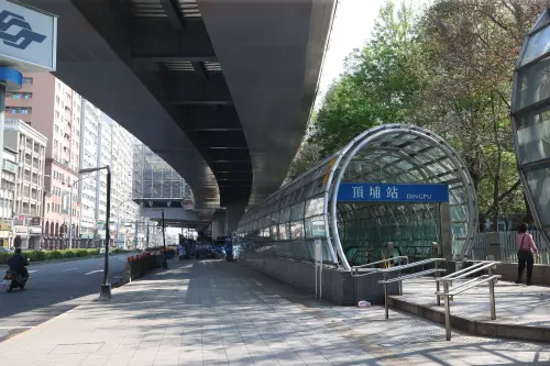 ▲捷運頂埔站建設利多題材仍在開發，租金相對便宜。（圖／永慶房屋提供）