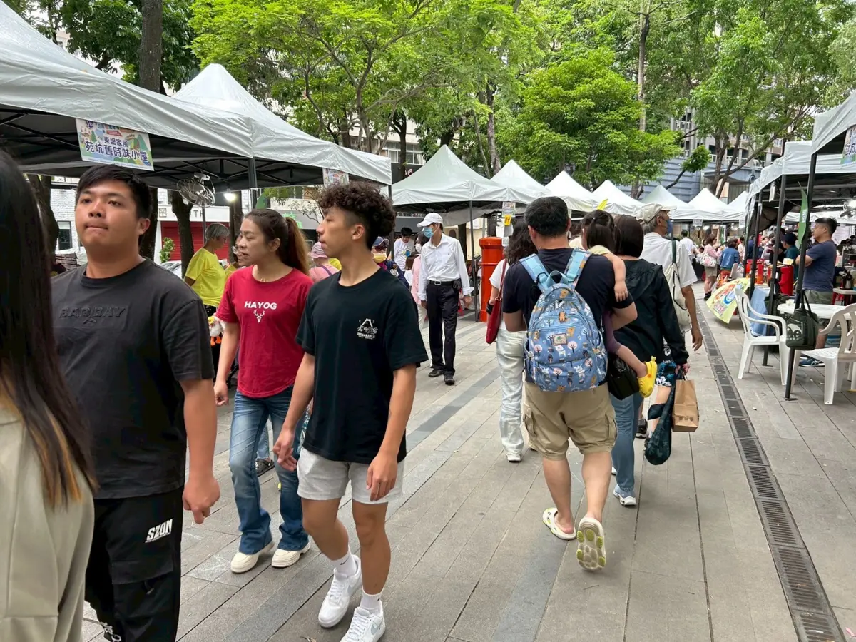 ▲由農村水保署台中分署舉辦的「五月瘋藍莓～農村水保樂園」活動，23、24日在草悟道登場，邀民眾吃喝玩樂一次滿足。（圖／主辦單位提供）
