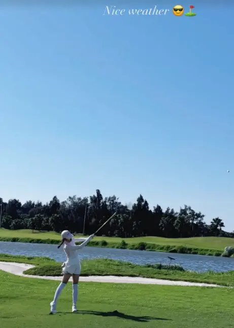 ▲曾馨瑩分享打高爾夫球的美照，一雙大長腿超吸睛。（圖／翻攝自曾馨瑩IG@hsin_ying_tseng）