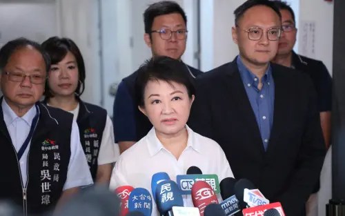 台中高官財力驚人！盧秀燕抱1300萬黃金　「這人」握2億存款0負債