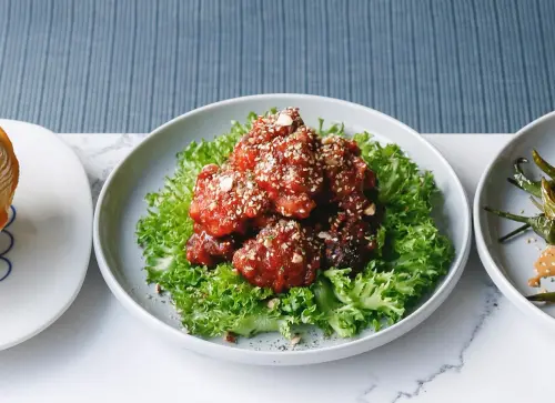 ▲小小樹食的韓式辣炸雞（圖／翻攝小小樹食臉書）