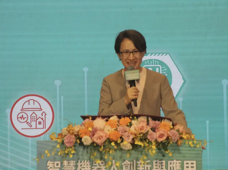    ▲蕭美琴致詞說，當AI擁有感知能力、學會決策，就不再只是重複動作、冷冰冰的工具，而是可以克服社會難題，是台灣在國際科技競賽當中保持優勢的關鍵，更是「強化國力的必經之路。」（圖／記者鍾泓良攝影）  