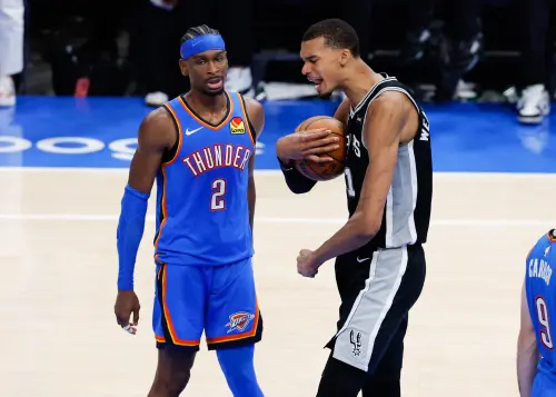 ▲文班亞馬承認在賽前看到雷霆球星「SGA」亞歷山大（Shai Gilgeous-Alexander）領取年度MVP獎座的頒獎儀式，確實成為了他今晚大爆發的動力。（圖／美聯社／達志影像）
