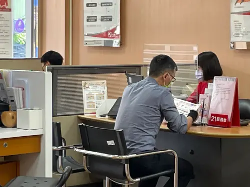 全台41.7萬人拿房增貸買股！專家舉「35年前股災」示警：小心崩盤