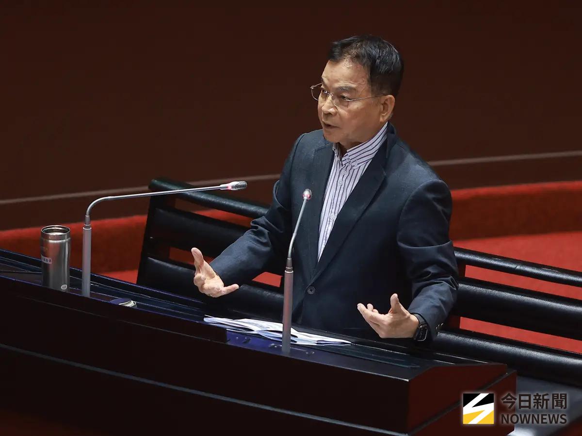▲針對藍白提案的安樂死公投，國民黨立委賴士葆坦言有道德風險疑慮而未投票。（圖／記者葉政勳攝，2026.05.19）