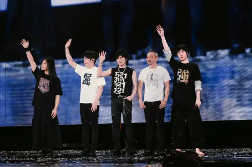 五月天創55場鳥巢紀錄！阿信最終場感性道別　歌迷哭崩：不要走