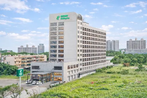 ▲桃禧飯店集團推出「聯合住宿券」，一套五張，每套1萬1000元，等於每張面額為2200元，可入住桃園機場假日酒店等分館。（圖／桃禧飯店集團提供）