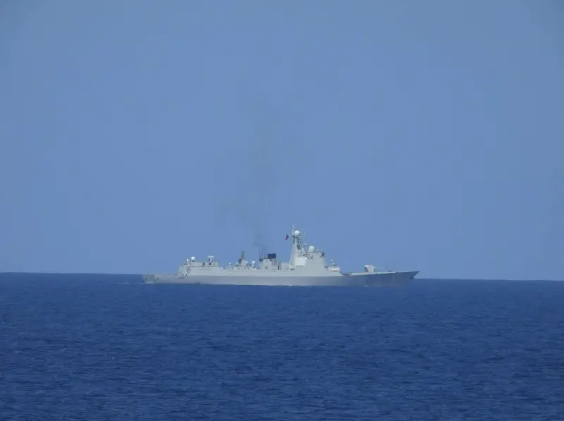    ▲中共銀川艦（舷號175）騷擾我西南海域，海軍蘇澳軍艦嚴密監控。（圖／國防部提供）  