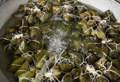 ▲西螺鎮農會從10多年前開始販售黃金粽，採用大量頂級的在地食材製成。（圖／西螺鎮農會）