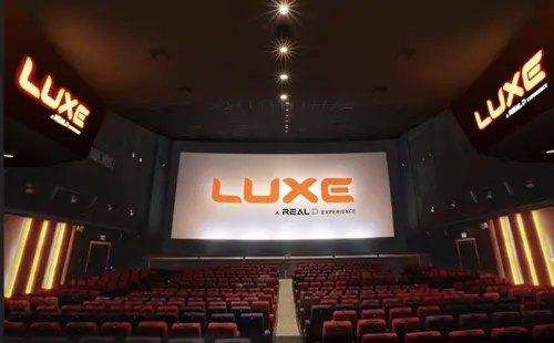 ▲目前是台北西門in89豪華影城LUXE廳的大廳，早年是超過1500個座位的豪華大戲院「樓下」區。（圖／翻攝自in89豪華影城官網）