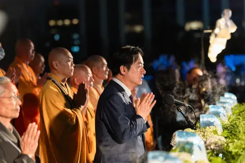 On May 10, President Lai attends a Buddha bathing prayer ceremony organized by Tzu Chi Foundation. (Office of the President)