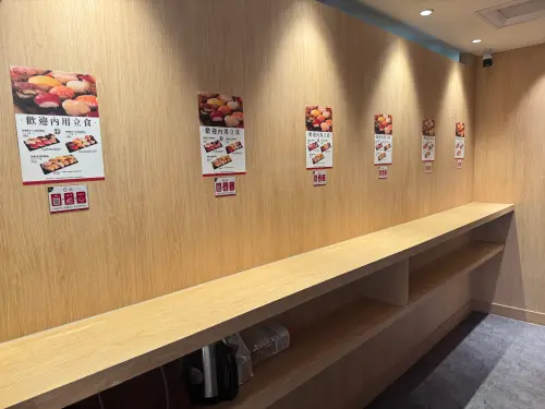 ▲壽司郎「SUSHIRO To Go」外帶店開幕，立食區預計6月中旬登場。（圖／記者鍾怡婷攝）