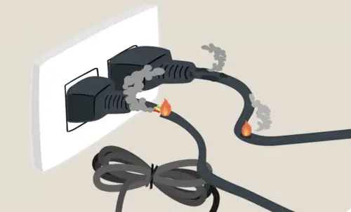 ▲內政部消防署提醒，使用電器前要把電線解開。（圖／翻攝消防署）