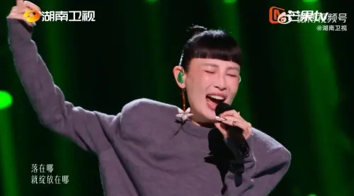 ▲▼魏如萱在開全麥、無修音的直播環境下，精準控制氣息，表演驚豔全場。（圖／翻攝自湖南衛視歌手微博）