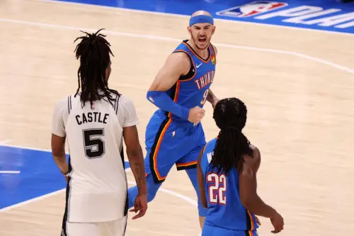 NBA西區決賽G3直播／馬刺開賽4分鐘轟出15:0攻勢　領先雷霆雙位數