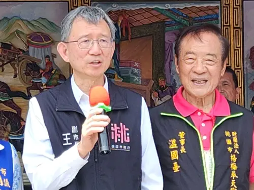 ▲桃園市王明鉅副市長(左)、楊梅奉天宮温國臺董事長(右)致詞肯定奉天宮透過藝術讓傳統文化向下扎根。（圖／主辦單位提供）