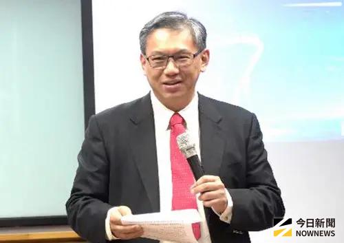 ▲台灣國際造船公司董事長陳政宏籲請立法院在野黨團勿斷炊，盼恢復被100%凍結的潛艦後續艦預算之提案。(圖／記者黃守作攝)