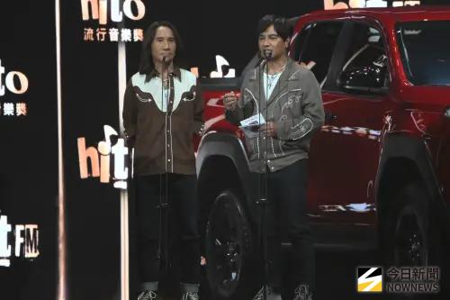 動力火車hito來亂的！走音唱〈忠孝東路走9遍〉還虧Ozone沒比他矮