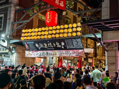 「三媽合體」迺逢甲　激旨燒鳥老闆迎駕祈願商圈共榮