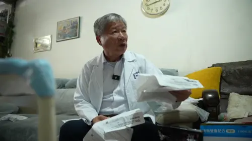 ▲雲林縣藥師公會理事長許仁厚表示，醫師重複開藥，長輩若全部吞下肚容易造成身體負擔，藥師發現後可以向醫師反映提出建議。（圖／記者王郁勳攝）