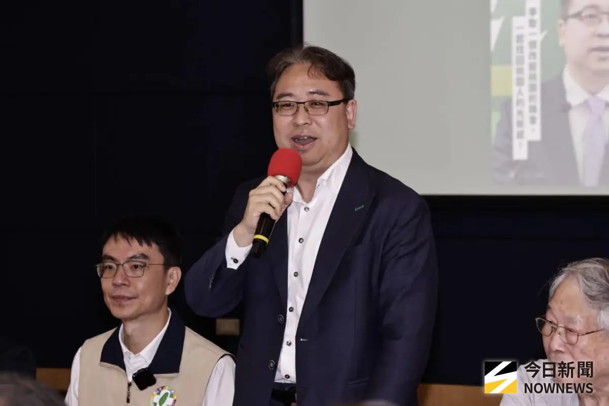 黃世杰嗨喊「我選擇沈伯洋化」！桃市府：尊重志向無從阻攔