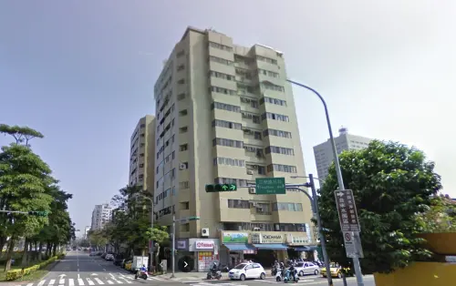 ▲潤泰雙子星在完工後27年，發現疑似為海砂屋。（圖／翻攝自GoogleMaps）