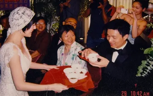 大S曾恐嚇許雅鈞：對我妹不好就打斷你腿　小S翻結婚舊照思念二姊