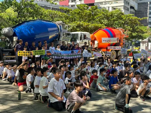 大型車進校園　讓學童實境體驗大型車視野死角及內輪差