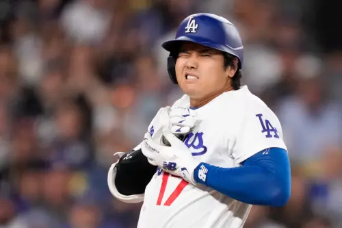 大谷翔平右手挨球吻！賽後急返家引憂　日名將擔心：骨頭別出問題