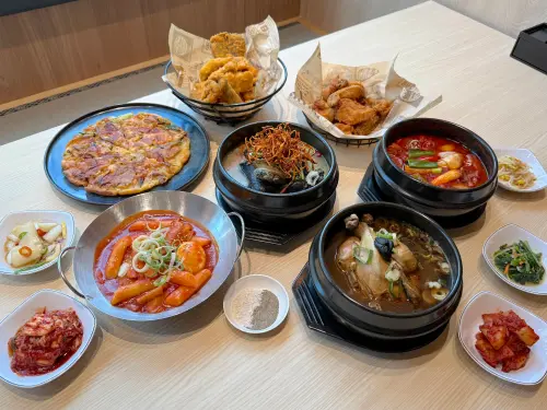 ▲築間引進韓國「百年土種蔘雞湯」，台北西門町店開幕試營運。（圖／記者蕭涵云攝）