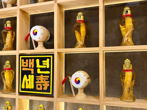 ▲集團看準台灣「湯文化」與韓式養生料理之間的高度契合，引進韓國「百年土種蔘雞湯」。（圖／記者蕭涵云攝）