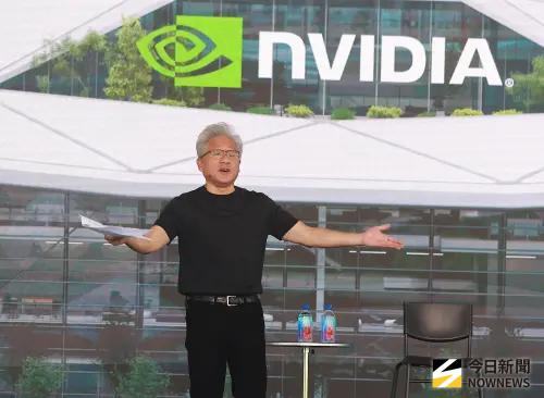 黃仁勳每年要在台灣投資1500億美元！韓媒：三星、SK海力士危險了