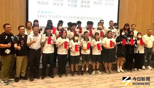 點亮學子求學與逐夢！台電大林發電廠辦小港區優秀學生獎學金頒獎