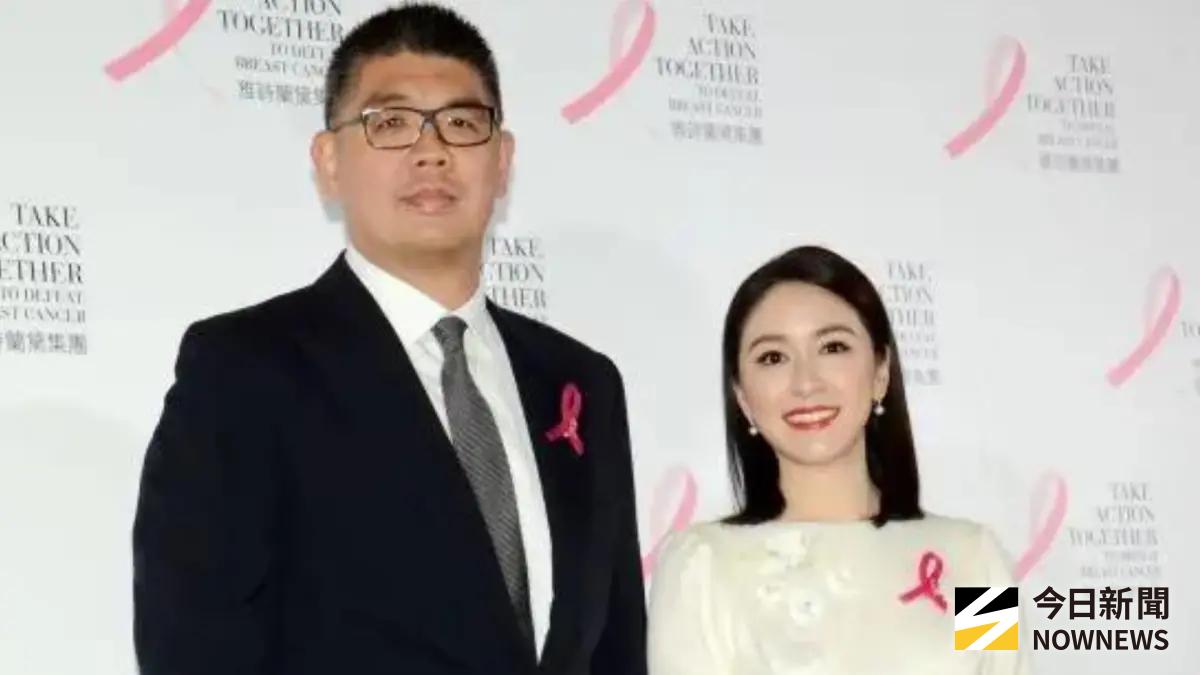 ▲連勝文（左）對於媒體以「老夫老妻」形容他和蔡依珊有意見，他甜蜜護妻表示，老婆應該是「少妻」。（圖／NOWNEWS資料照）
