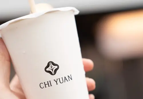▲季緣是近年來突然竄紅興起的茶飲品牌，其創立於2018年，主打提供台灣精品茶，以原味茶跟水果茶最具特色，目前只在台北、新北、台中有設立門市。（圖／季緣臉書）