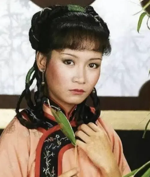 ▲商天娥在《鹿鼎記》裡扮演韋小寶最美的妻子阿珂，許多觀眾到現在都還想不透理由何在。（圖／翻攝自懷舊50~60年代那些年我們的故事臉書）