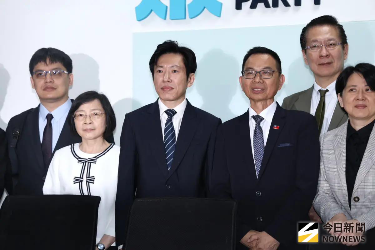 ▲行政院秘書長張惇涵率中選會被提名人拜訪民眾黨團。（圖／記者朱永強攝 ,2026.05.29）