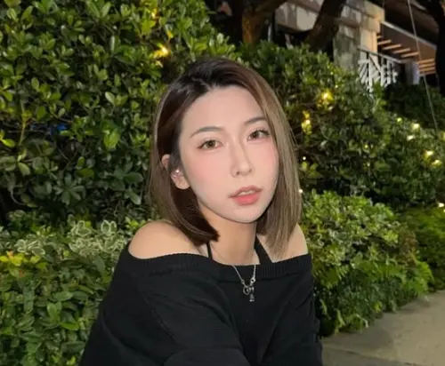 ▲雅方羊肉爐二代千金林暄穎靠短影音成功讓老品牌翻紅，2個月帶動冰品營收成長3成，外型超亮眼也帶動自己IG成長至快40萬。（圖／翻攝自林暄穎IG@juliaxlln）