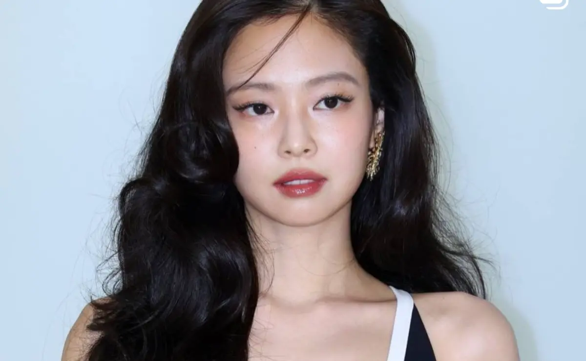 ▲中國知名經紀人李登科爆料Jennie（如圖）曾和中國頂流男星交往，當時圈內人得知消息都震驚到不行。（圖／翻攝自Jennie IG@jennierubyjane）