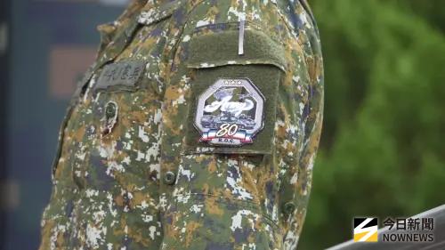 ▲陸軍司令部80週年部慶活動紀念臂章。（圖／記者呂炯昌攝）