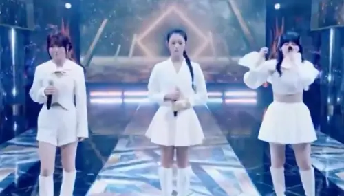 ▲ME:I登音樂節目《STAR》，全開麥獻唱《Kpop獵魔女團》的主題曲〈Golden〉日文版。（圖／翻攝自Threads）